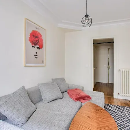 Bright Apartment In Republique パリ