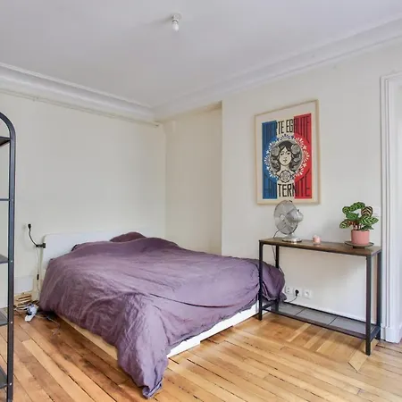 Bright Apartment In Republique