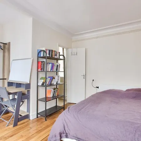 Bright Apartment In Republique パリ