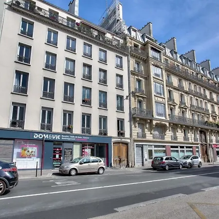 Bright Apartment In Republique アパート *